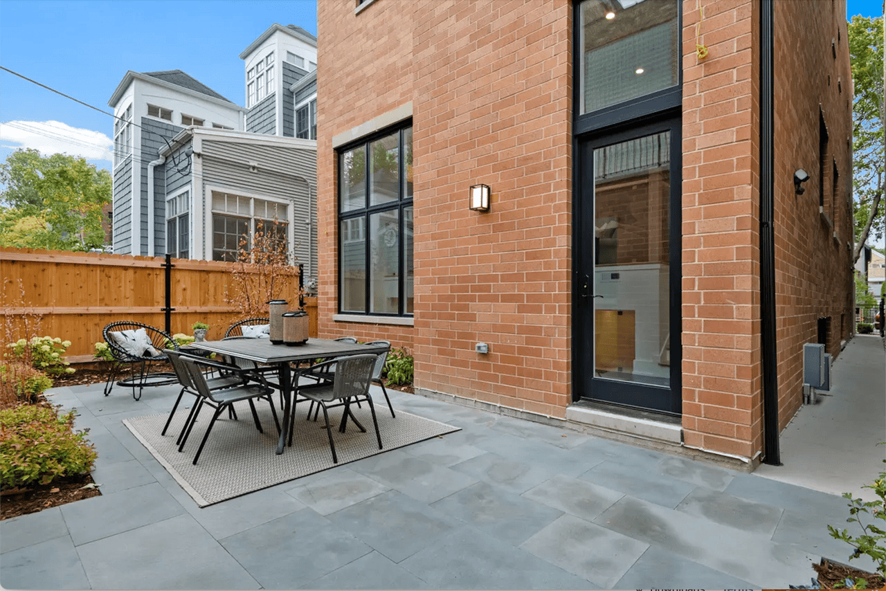 Real Estate Backyard Furniture Reference