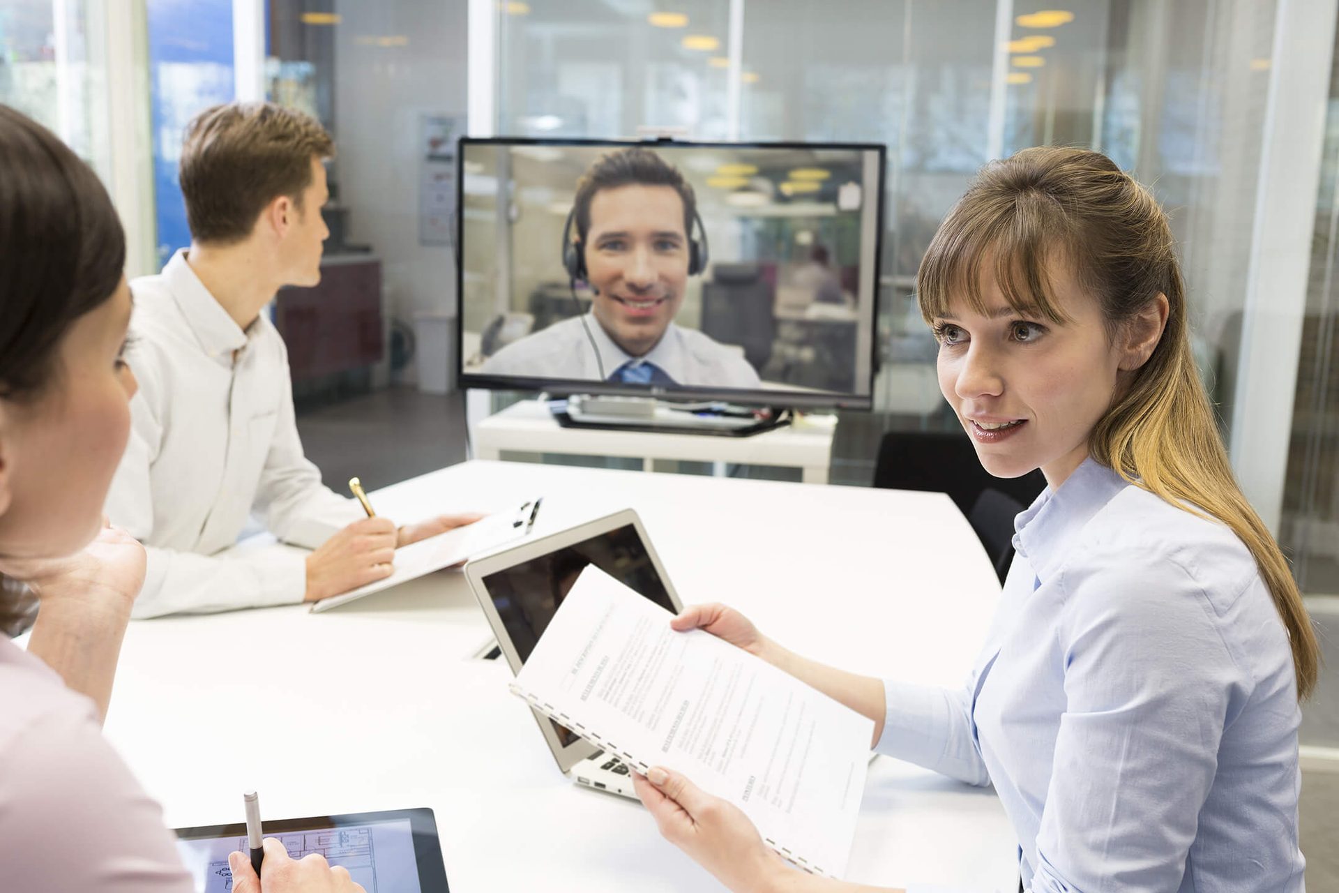3D design company presentation — client manager meeting