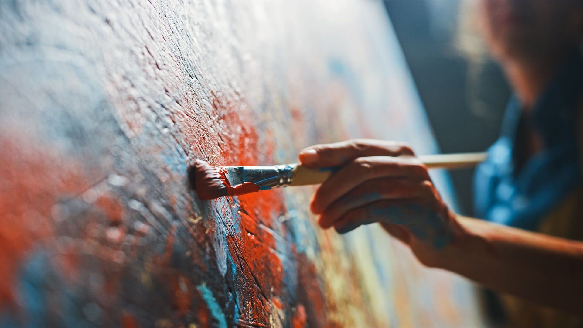 Interior Design Specialist Painting after Work