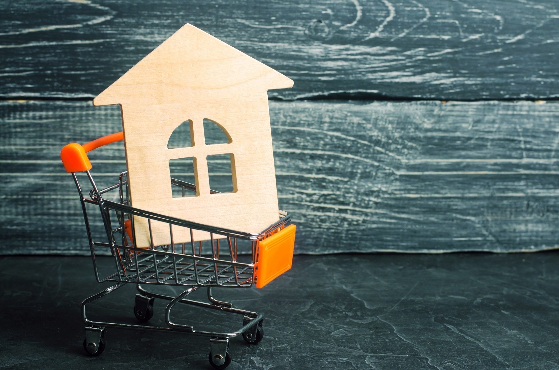 Early Investment in Real Estate: Discounts Concept