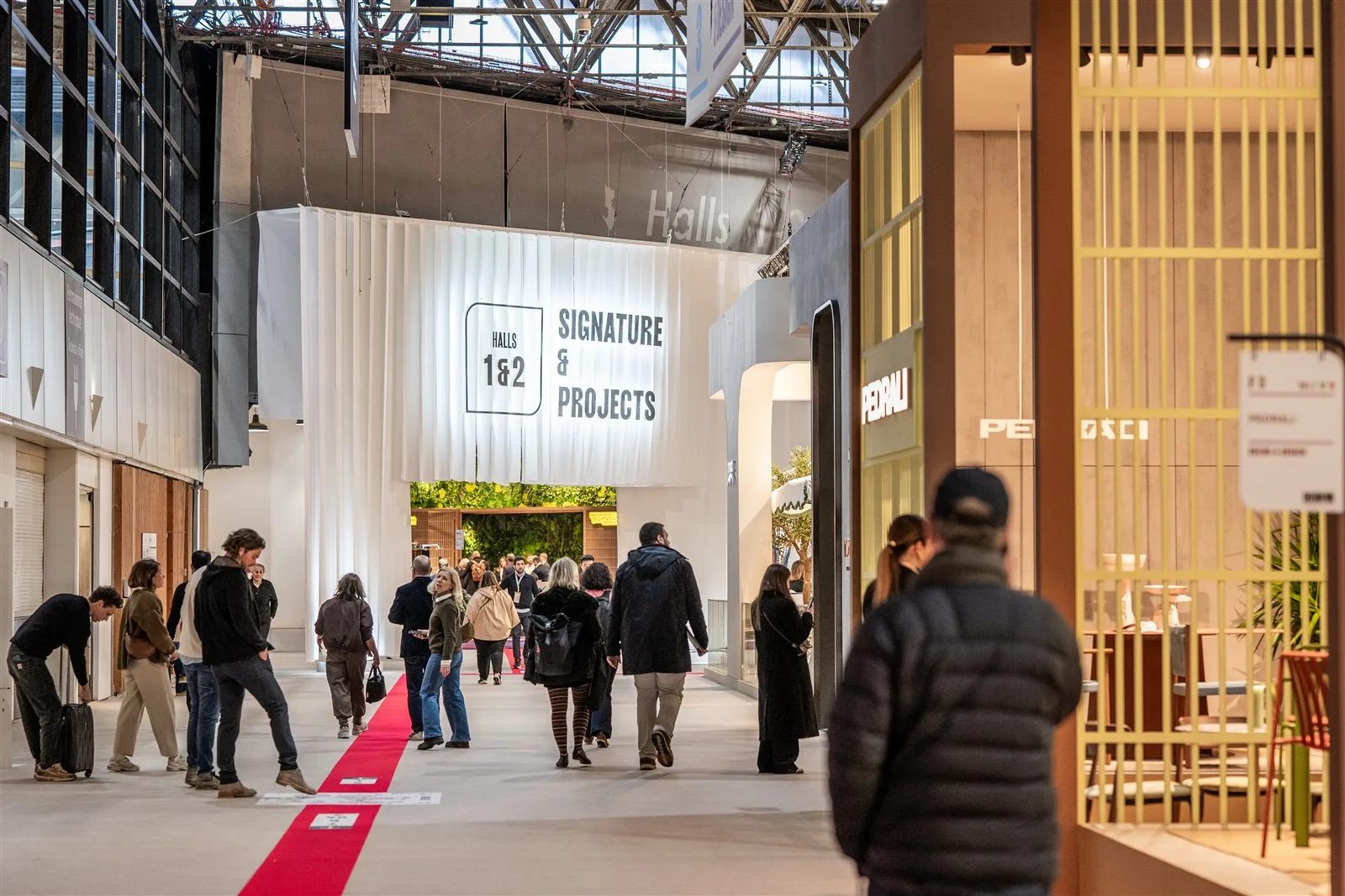 Main aisle with a red carpet in Hall 3 at Maison&Objet Paris