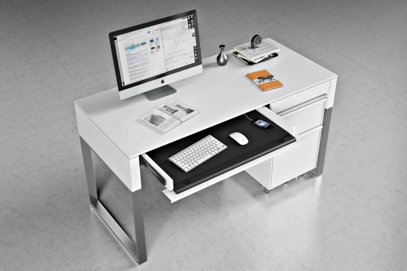 CGI Or Product Photography Studio: White Desk View13