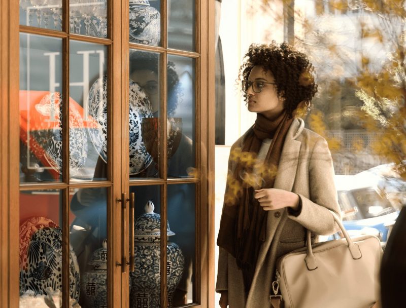 Life-like Visitor Model Adds Realistic Ambiance on the Interior Architectural Rendering