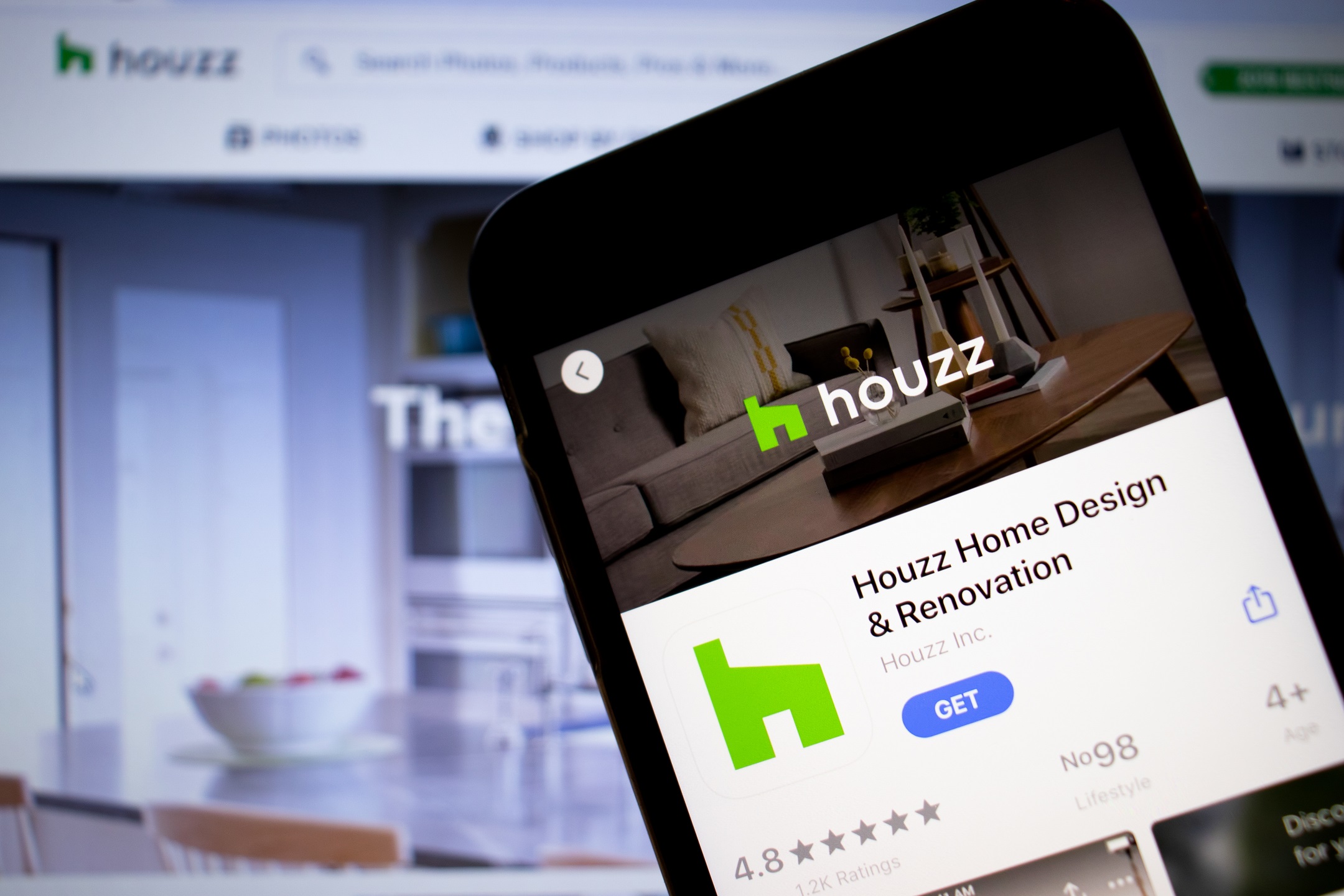 Houzz Application Opened on a Smartphone Display